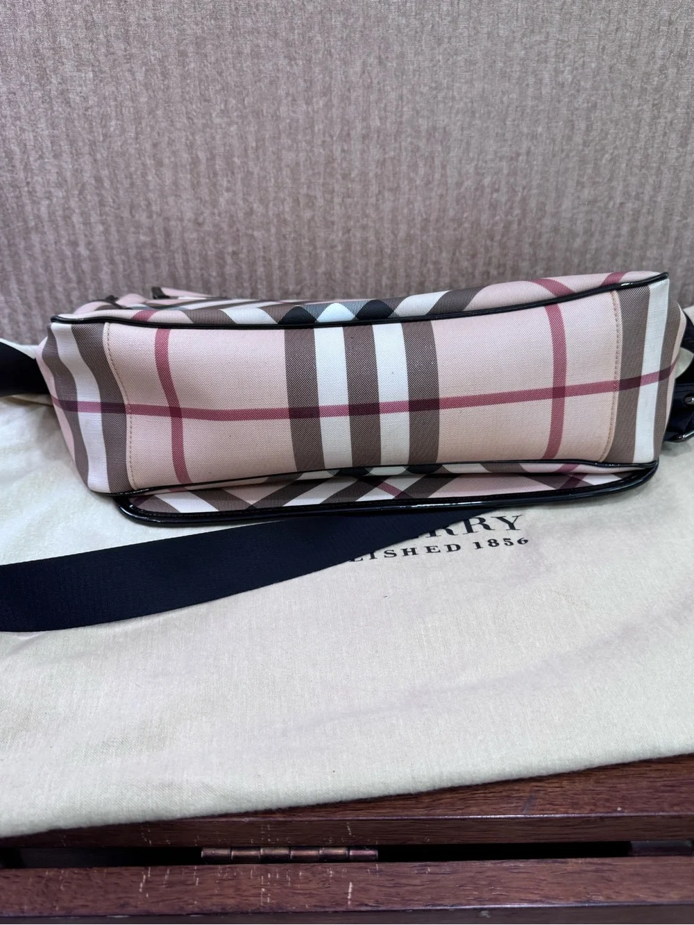 Burberry Check Messenger/diaper Bag